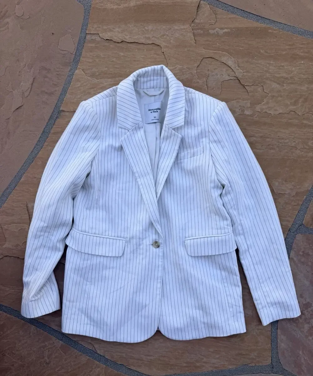 Abercrombie & Fitch White Blazer with Gray Pinstripes - size xs